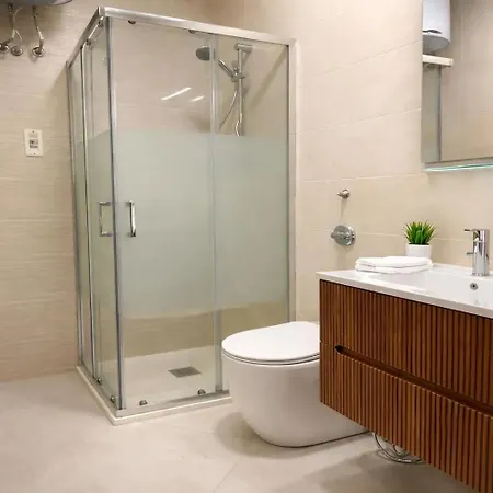 Modern In - 30 M² - Air Conditioning דירה טראפאני